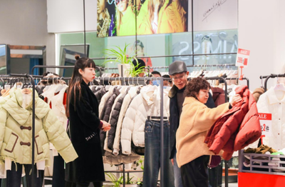 国风系列走俏，汉口北品牌服装城羽绒服迎销售旺季